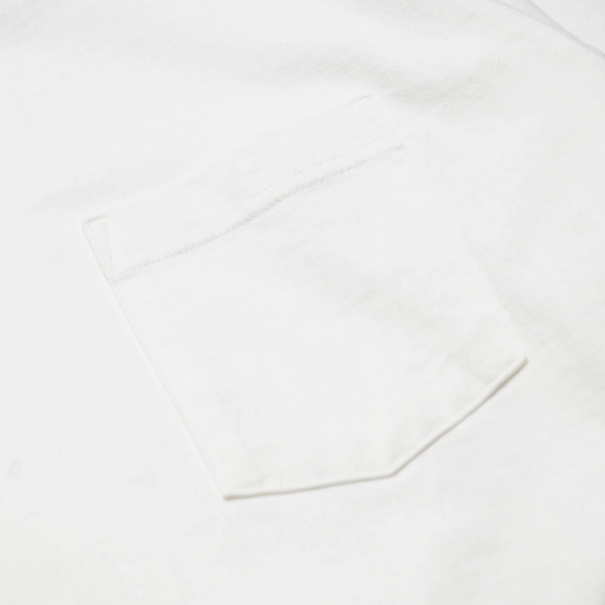 WV68849 Heavyweight Long Sleeve Pocket T-Shirt White - Image 3